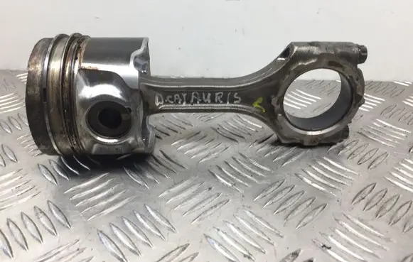 Toyota Auris 150 Piston with connecting rod 7CA30686
