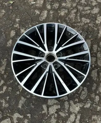 Volkswagen Touran III R17 alloy rim 5TA601025E
