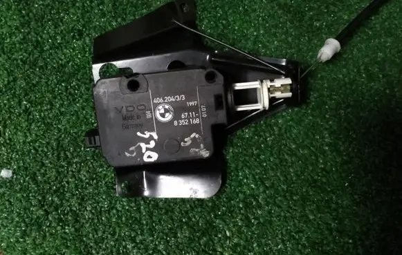 BMW 5 E39 Central locking motor 67118352168 40620433