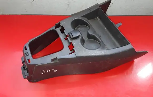 Cup holder front