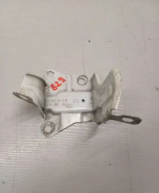Renault Laguna III Fender mounting bracket 400019D