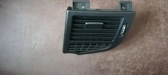 Mercedes-Benz S W221 Dashboard air vent grill cover trim A2218300254