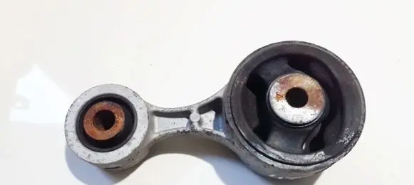 Honda Civic Engine mount bracket 16004