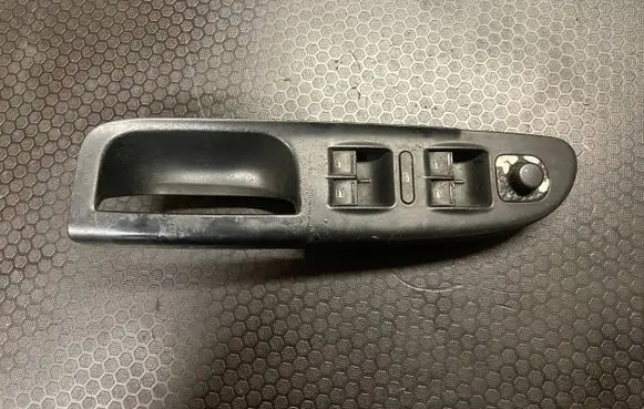 Volkswagen PASSAT B6 Electric window control switch 1K4959857