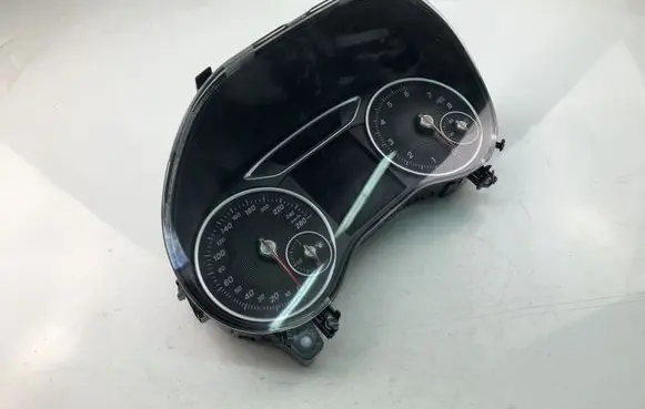 Mercedes-Benz A W176 Speedometer (instrument cluster) A1769008904