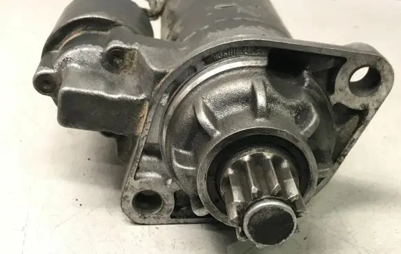 Volkswagen Golf IV Starter motor 02M911023A 0001125018