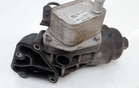 Hyundai ix35 Oil filter mounting bracket 264102A300 1009042279 K0100200