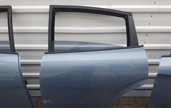 Seat Leon (1P) Rear door 