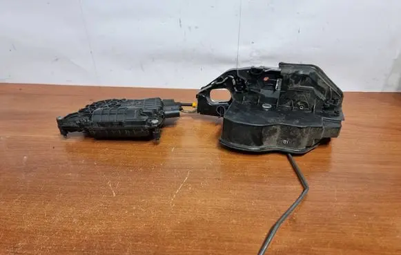 BMW X5 E70 Rear door soft close latching motor 7167588