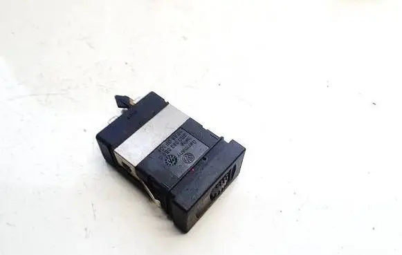 Volkswagen PASSAT B5.5 Seat heating switch 3b0963564c