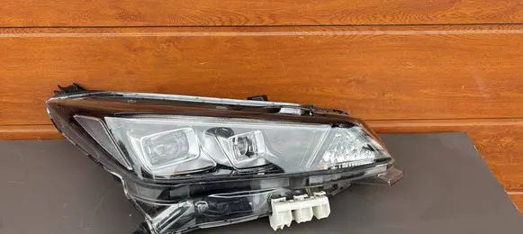 Nissan Leaf II (ZE1) Headlight/headlamp 260105SH5A A1S0610000