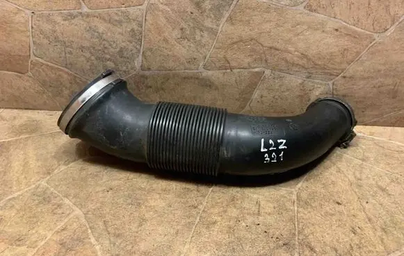 Air intake hose/pipe