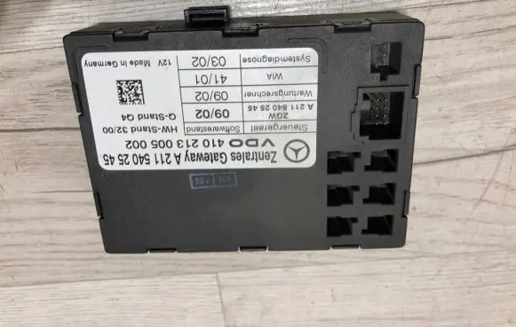 Mercedes-Benz E W211 Gateway control module A2115402545