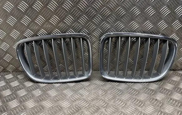 BMW X1 E84 Front bumper upper radiator grill 2993308 2993307 2993306