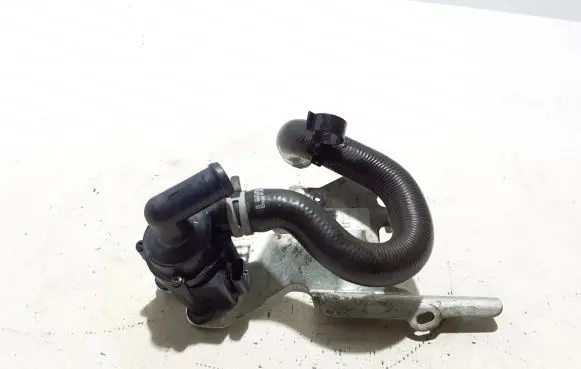 Volvo XC40 Electric auxiliary coolant/water pump 32222110