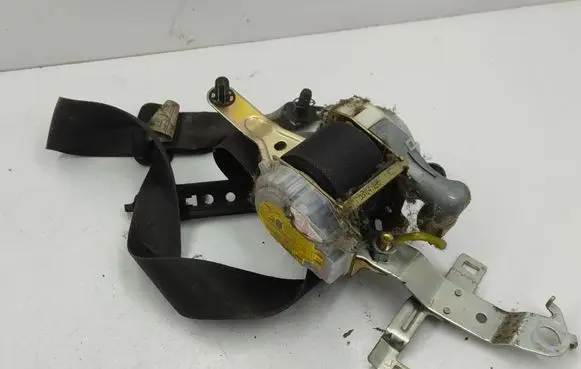 Subaru Legacy Front seatbelt