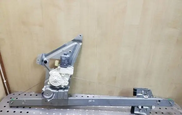 Mercedes-Benz Sprinter W906 Front door window regulator with motor A0068205442 A9067200046