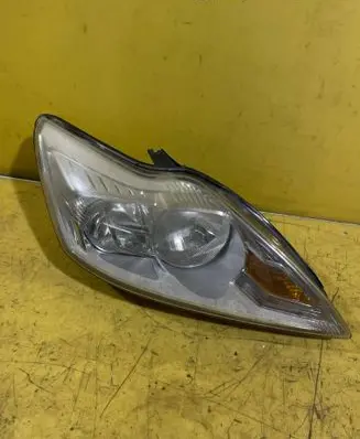 Ford Focus Headlight/headlamp 8M5113W029AD