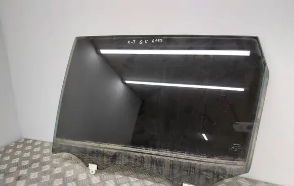 Nissan X-Trail T32 Rear door window glass