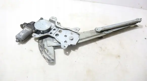 Suzuki SX4 Front window lifting mechanism without motor