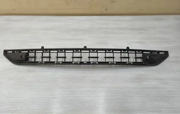 Maserati Levante Front bumper lower grill 670040749