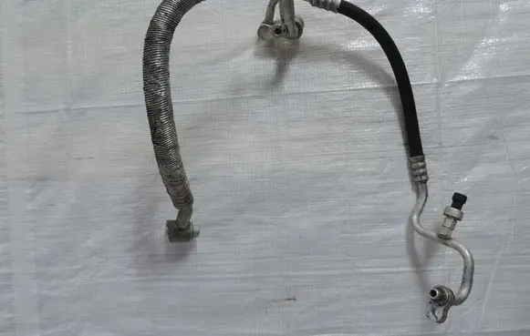 Opel Astra K Air conditioning (A/C) pipe/hose 39042322