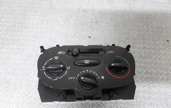 Peugeot 206 Climate control unit