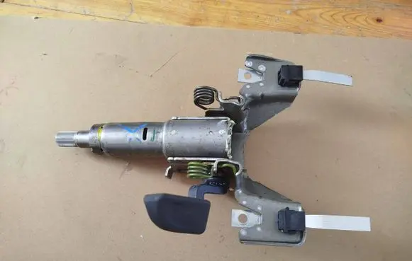 Opel Corsa D Steering wheel axle 26108953