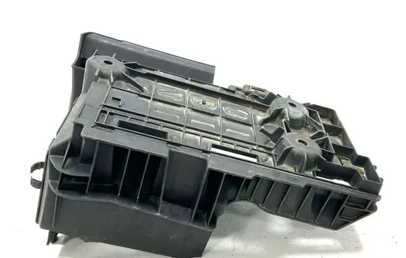 Battery tray