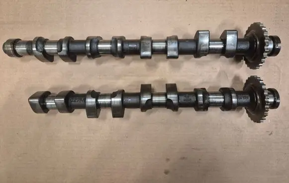 Volkswagen PASSAT B3 Camshaft 027109022F 027109021AH 027109022G