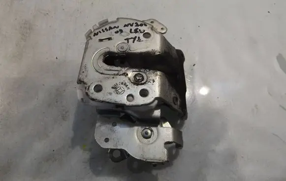 Nissan NV200 Sliding door lock 