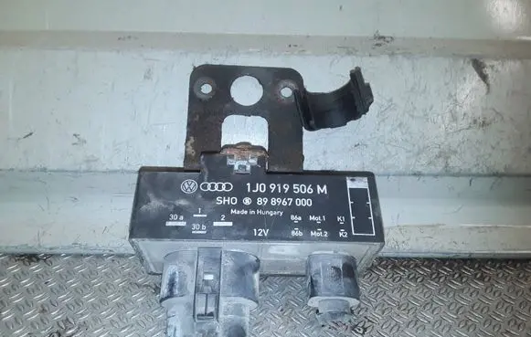Skoda Roomster (5J) Coolant fan relay 898967000