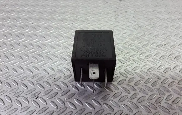 Volkswagen Transporter - Caravelle T4 Other relay 191955529 72HV002