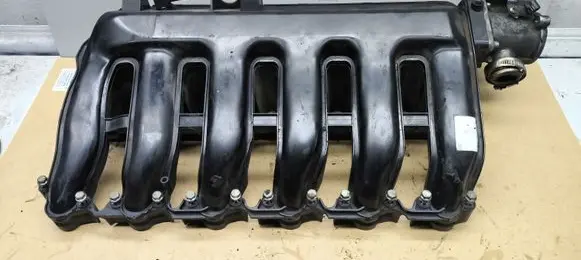 BMW 7 E65 E66 Intake manifold