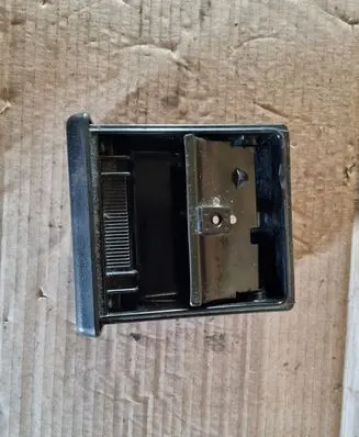 Nissan X-Trail T30 Car ashtray