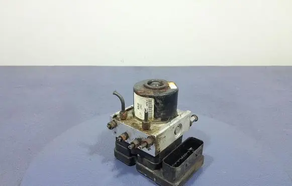 Suzuki Swift I ABS Pump 63J2
