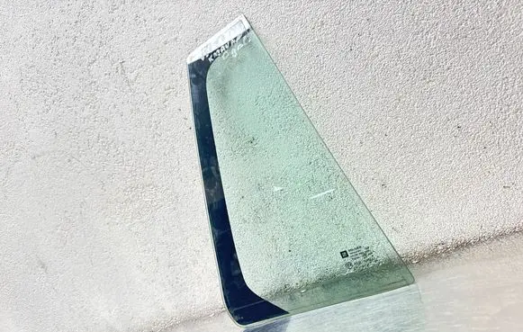 Opel Vectra C Rear vent window glass DOT90AS2M350 43R006711