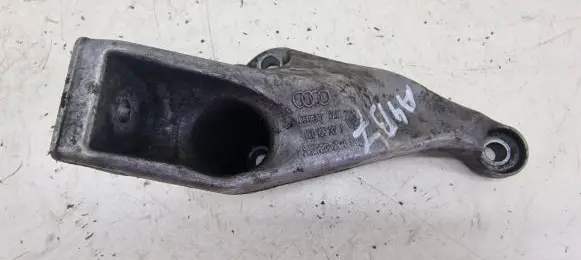 Audi A4 S4 B7 8E 8H Engine mounting bracket 8E0199307S