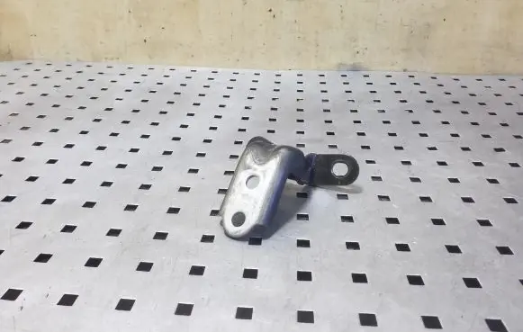 Hyundai ix35 Front door upper hinge