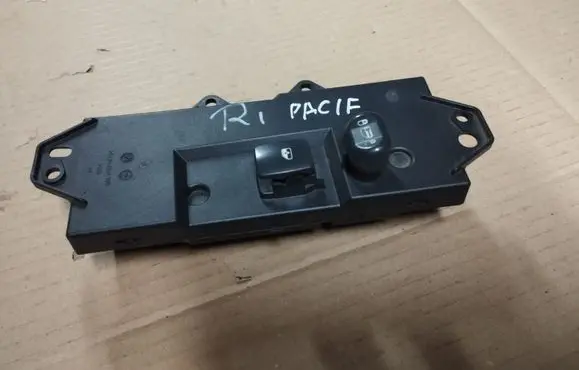 Chrysler Pacifica Electric window control switch 04685982AE
