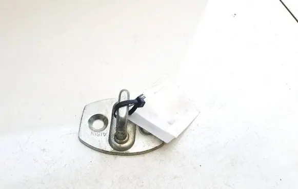 Suzuki Grand Vitara II Front door lock loop/hook striker 