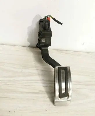 Audi A1 Accelerator throttle pedal 2Q1723503 CC019297B1 096X128
