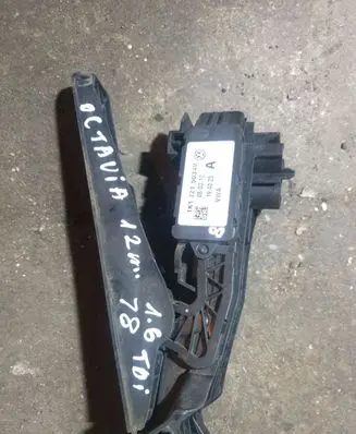 Skoda Octavia Mk2 (1Z) Accelerator throttle pedal 1K1721503AM