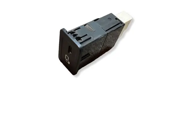 Mercedes-Benz Sprinter W907 W910 USB socket connector A247804102 0008