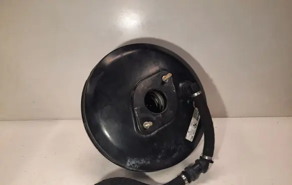 BMW 7 E38 Brake booster 1161744