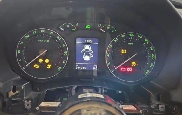 Speedometer (instrument cluster)