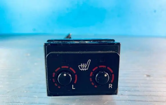 Lexus RX 300 Seat heating switch 453421