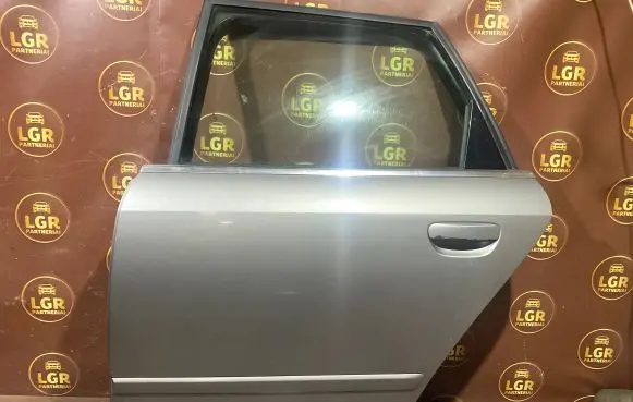 Audi A4 S4 B6 8E 8H Rear door
