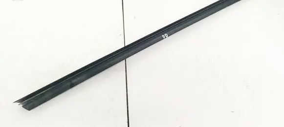 Skoda Fabia Mk2 (5J) Front door glass trim molding 