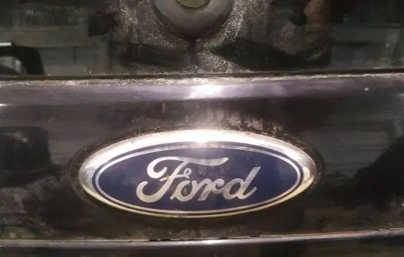 Ford Focus Manufacturer badge logo/emblem 